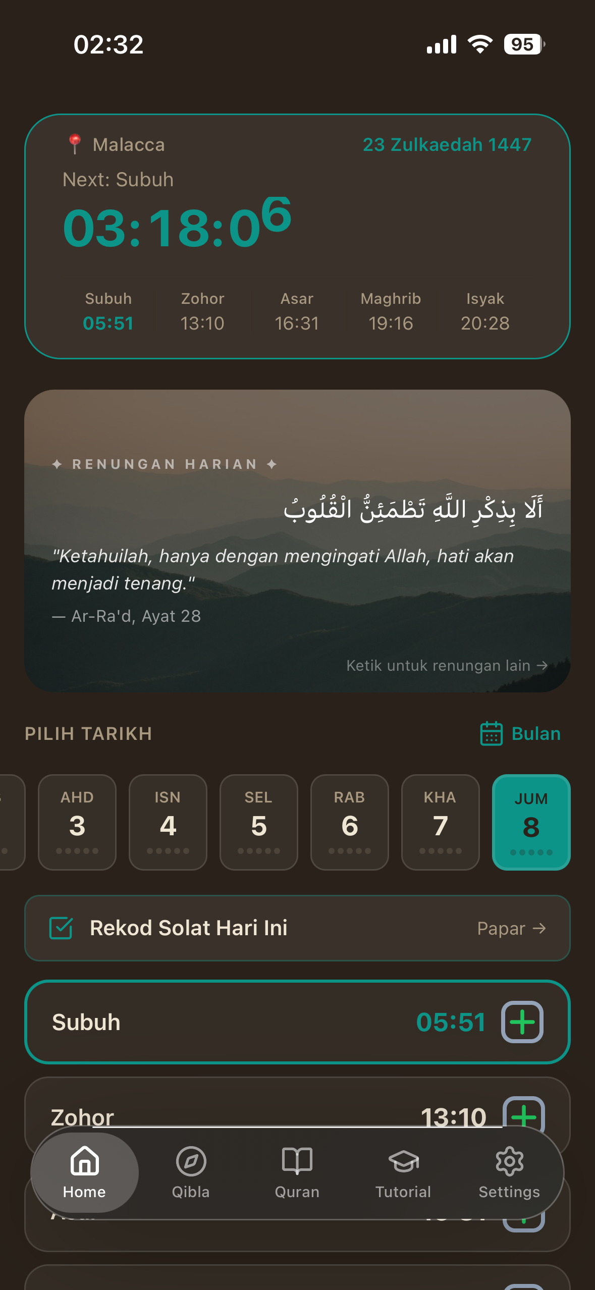 Home dashboard showing next prayer countdown, full prayer times row, Renungan Harian daily reflection card, and Rekod Solat Hari Ini